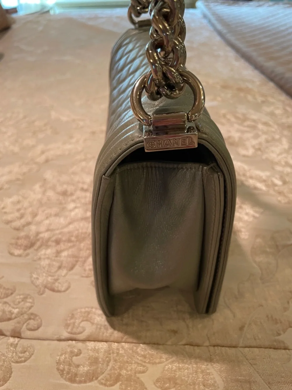 CHANEL Metallic Silver Quilted Shoulder Bag with Chain Strap. Great condition